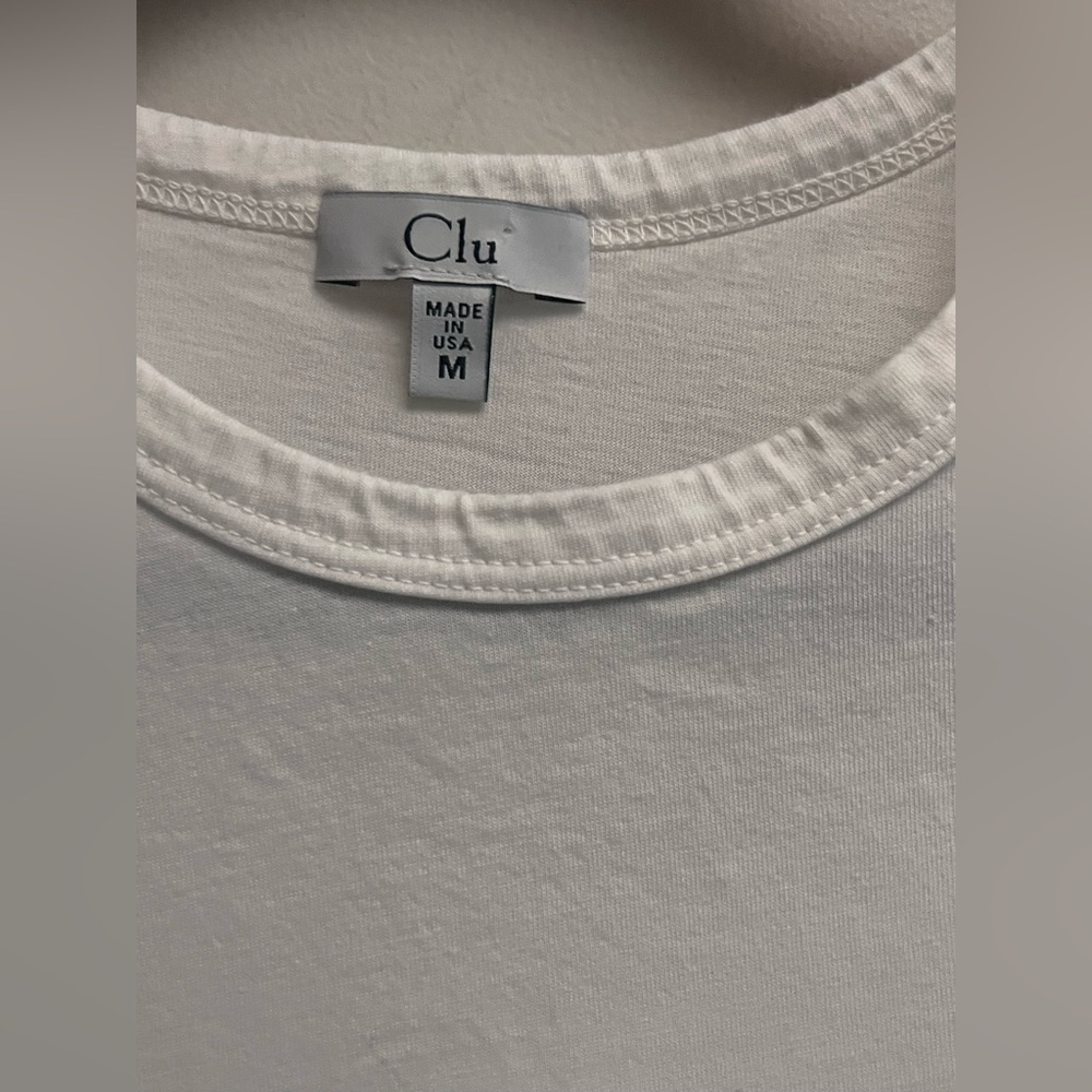CLU Women’s White Short Sleeve T-Shirt with Ruffle Asymmetrical Hem -Size Medium - Picture 5 of 9